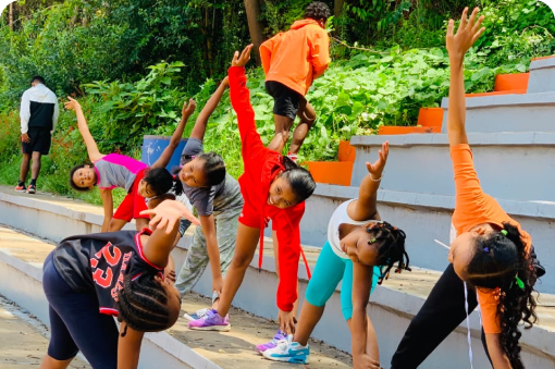 Elève pratiquant de la gymnastique